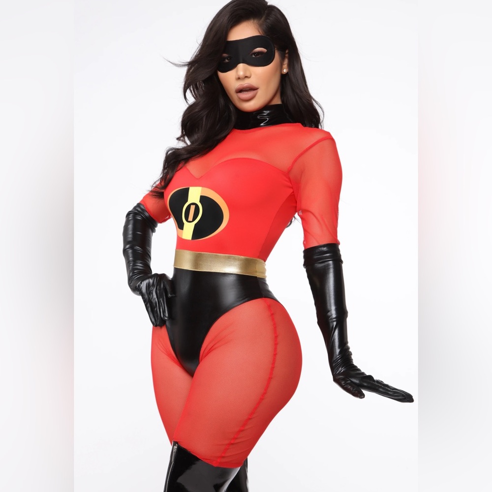 Incredible costume- never worn